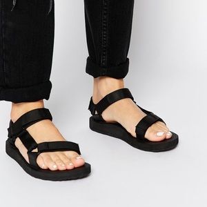 NEW TEVA ORIGINAL UNIVERSAL SANDALS